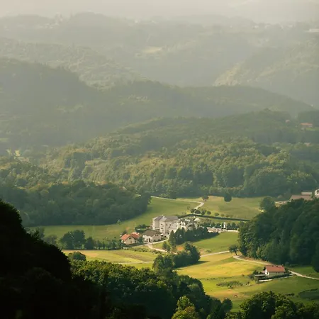Holiday home Posestvo Strnad - Boc Wellness Retreat